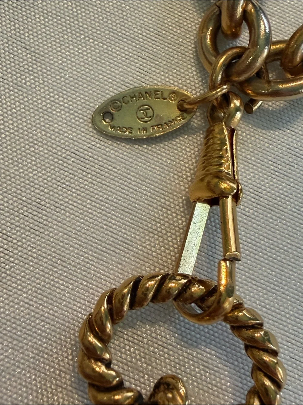 Vintage CHANEL Gold-plated Rope Magnifying Glass Pendant Necklace